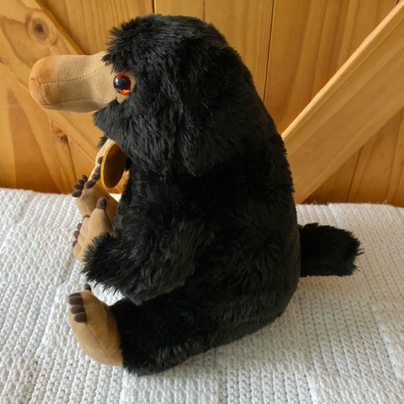 The Noble Collection Fantastic Beasts Niffler Plush - Picture 6 of 12